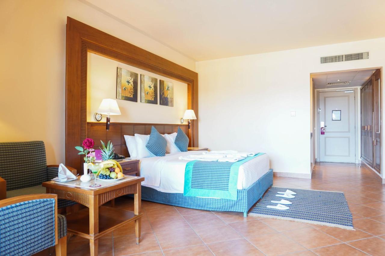 Charmillion Club Aquapark Hotel Sharm el-Sheikh Room photo A room at the Hilton Sharm El Sheikh