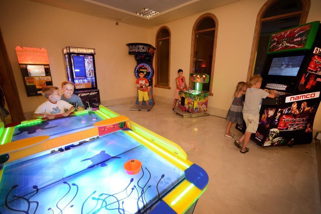 Charmillion Club Aquapark Hotel Sharm el-Sheikh Exterior photo Air hockey table