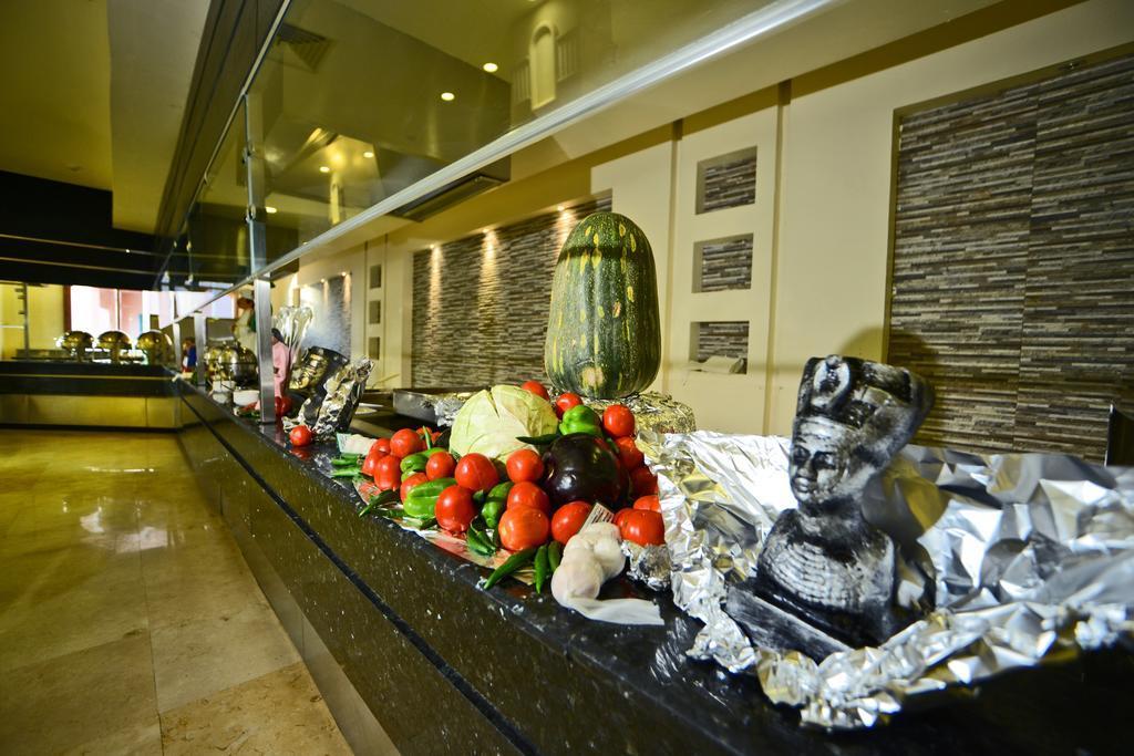 Charmillion Club Aquapark Hotel Sharm el-Sheikh Exterior photo A salad bar